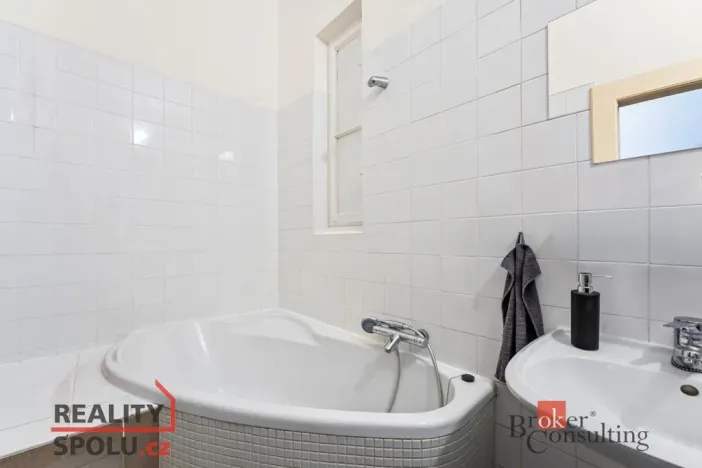 Prodej bytu 3+1, Praha - Žižkov, Hartigova, 84 m2