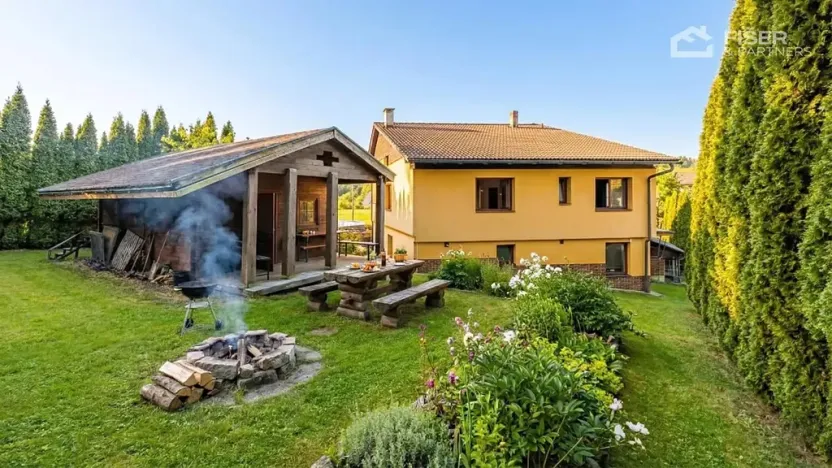 Prodej vícegeneračního domu, Halenkov, 232 m2