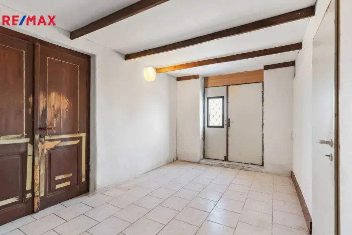 Prodej rodinného domu, Chuchelna - Komárov, 428 m2