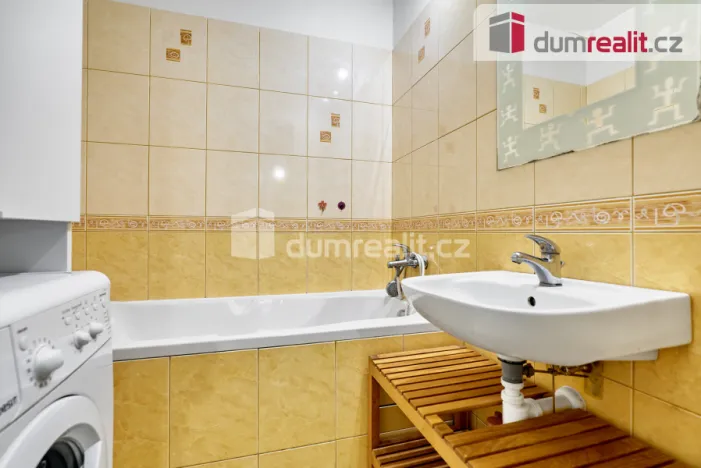 Prodej bytu 2+1, Ostrov, Lidická, 62 m2