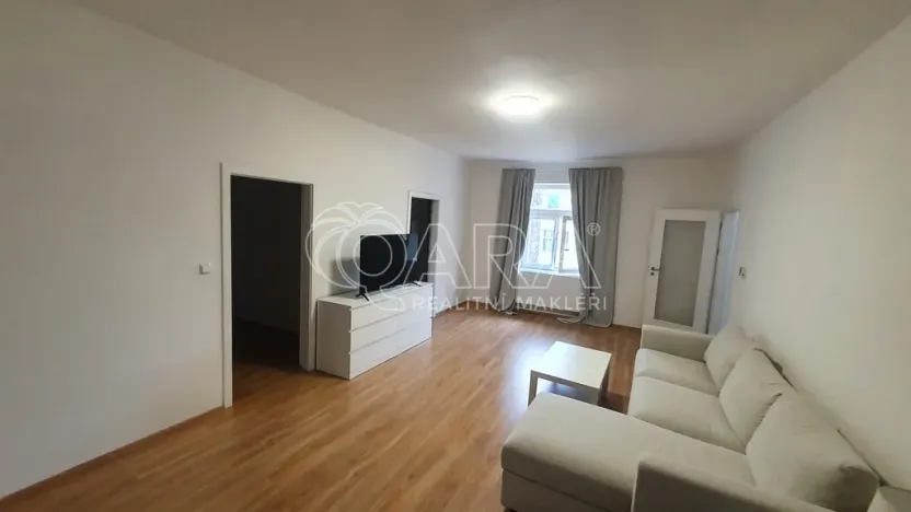 Pronájem bytu 3+1, Praha, Italská, 80 m2