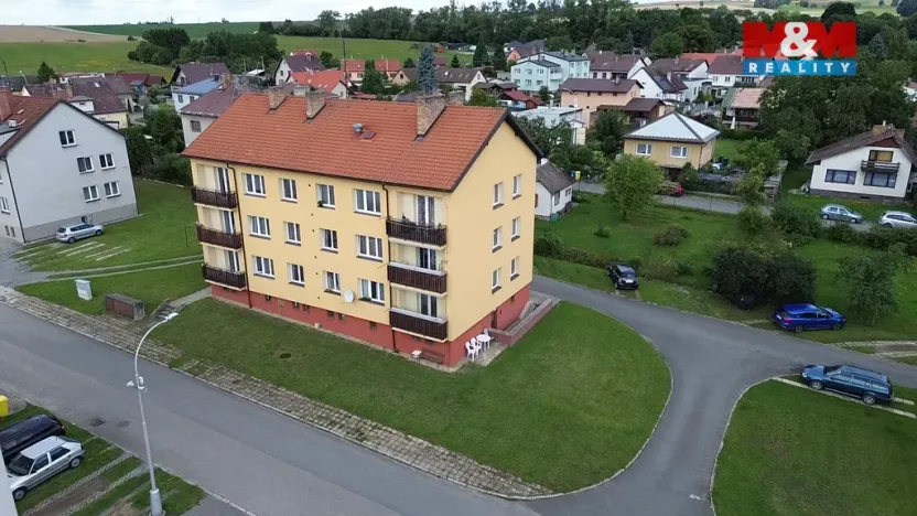 Prodej bytu 3+1, Černovice, Družstevní, 56 m2