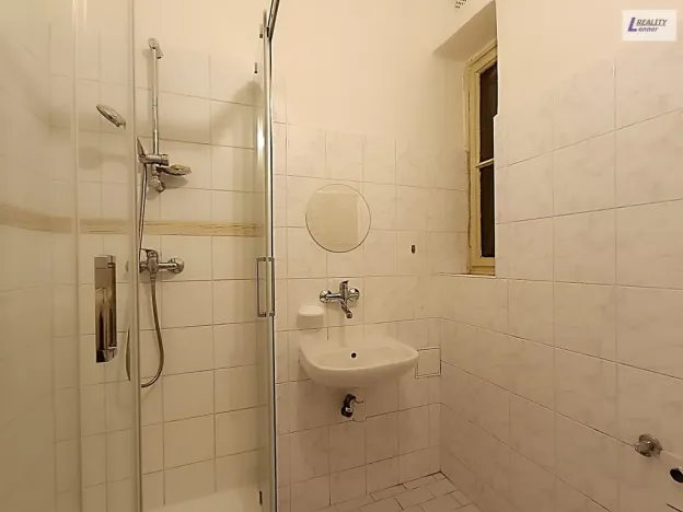 Pronájem bytu 1+kk, Praha - Vinohrady, Hradešínská, 32 m2