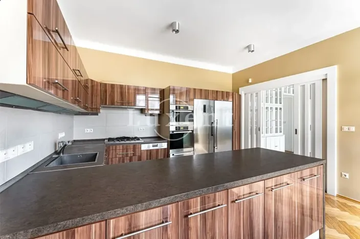 Prodej bytu 4+1, Praha - Dejvice, Kafkova, 125 m2