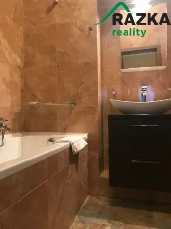 Prodej činžovního domu, Karlovy Vary, Moravská, 248 m2