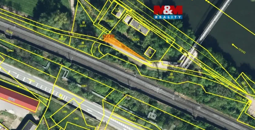 Prodej louky, Chvaletice, 91 m2