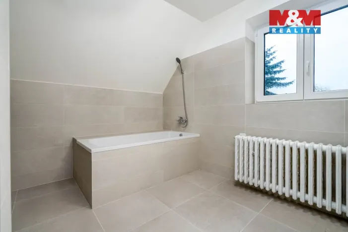 Prodej rodinného domu, Praha - Horní Počernice, Jasenná, 292 m2