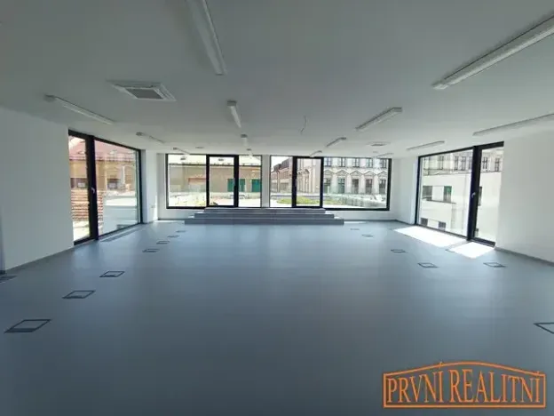 Pronájem kanceláře, Uherský Brod, Komenského, 20 m2
