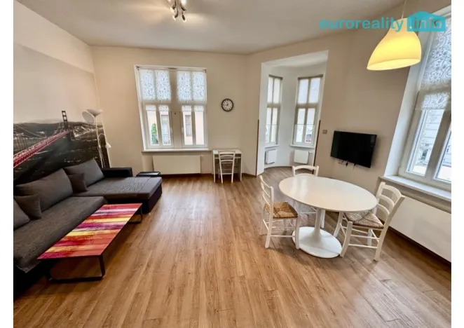 Pronájem bytu 2+kk, Karlovy Vary, Krále Jiřího, 55 m2