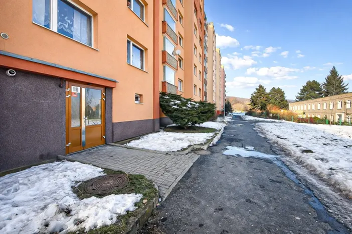 Pronájem bytu 1+1, Jirkov, SNP, 39 m2