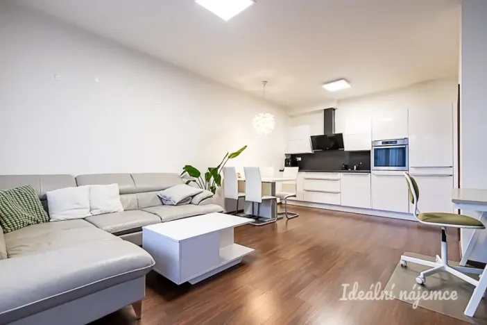 Pronájem bytu 2+kk, Praha - Hloubětín, Granitova, 53 m2