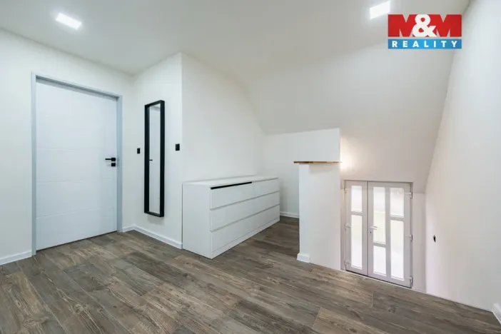 Prodej rodinného domu, Radonice, Růžičkova, 182 m2