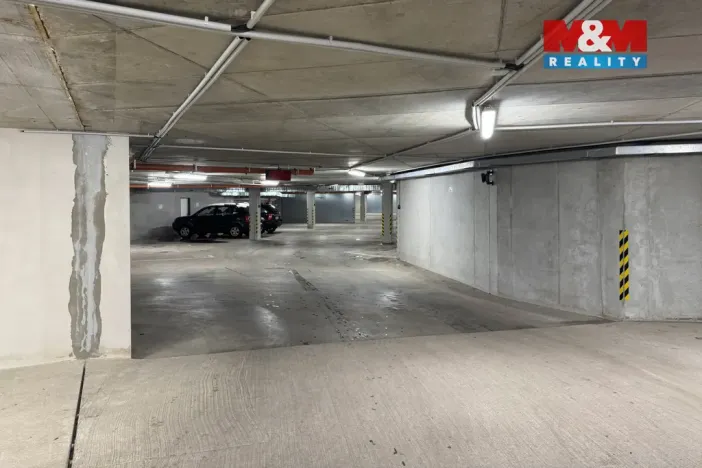 Pronájem garážového stání, Plzeň - Východní Předměstí, Rejskova, 16 m2