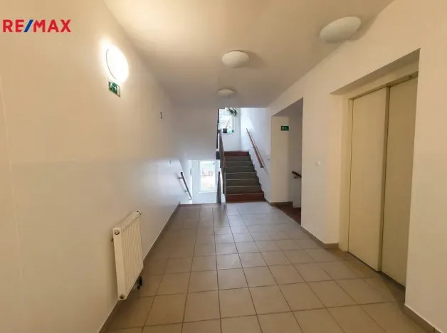 Pronájem bytu 2+kk, Praha - Letňany, Bechlínská, 53 m2