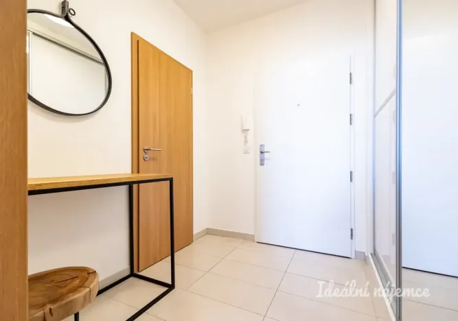 Pronájem bytu 2+kk, Praha - Strašnice, Zvěřinova, 68 m2