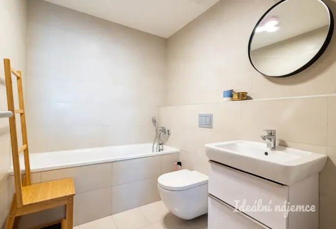 Pronájem bytu 2+kk, Praha - Strašnice, Zvěřinova, 68 m2