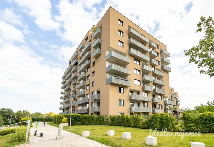 Pronájem bytu 2+kk, Praha - Strašnice, Zvěřinova, 68 m2
