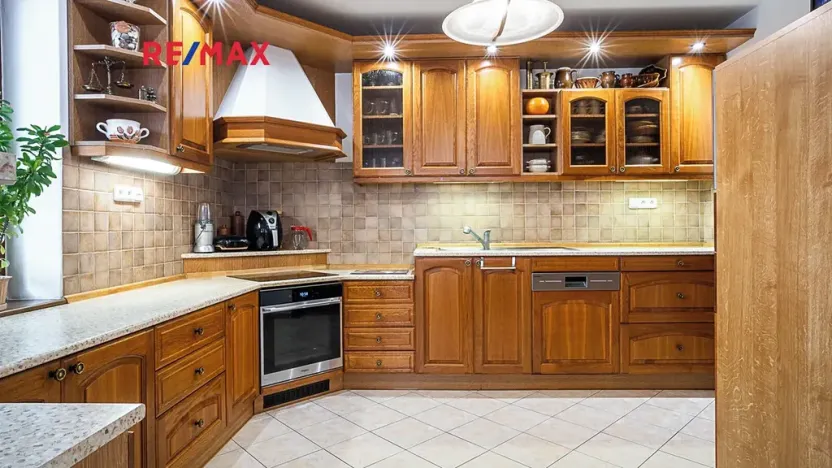 Prodej rodinného domu, Cvikov, Komenského, 298 m2