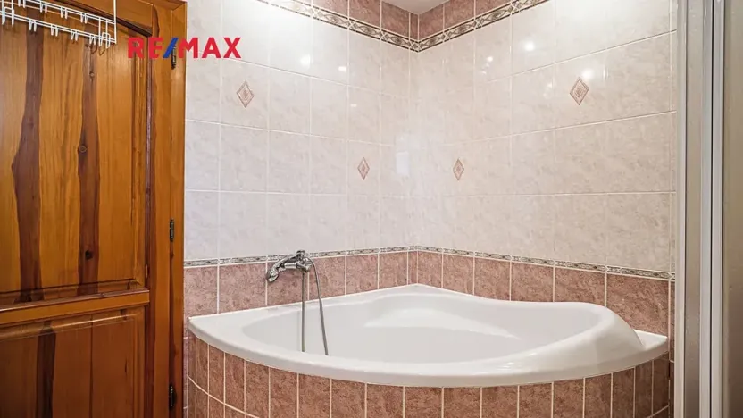 Prodej rodinného domu, Cvikov, Komenského, 298 m2