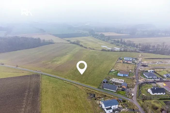 Prodej pozemku pro bydlení, Uhersko, 944 m2