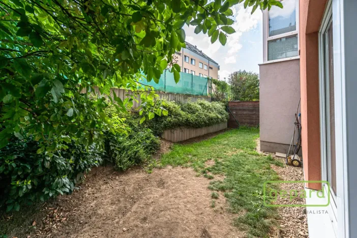 Pronájem bytu 1+kk, Praha, Herlíkovická, 43 m2