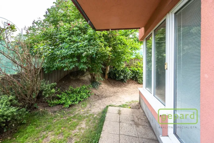 Pronájem bytu 1+kk, Praha, Herlíkovická, 43 m2