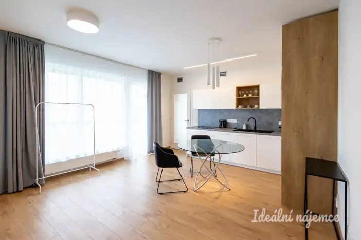 Pronájem bytu 1+kk, Praha - Michle, U plynárny, 37 m2