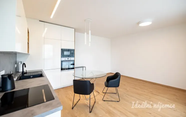 Pronájem bytu 1+kk, Praha - Michle, U plynárny, 37 m2