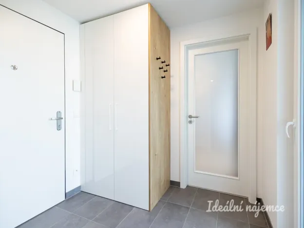 Pronájem bytu 1+kk, Praha - Michle, U plynárny, 37 m2