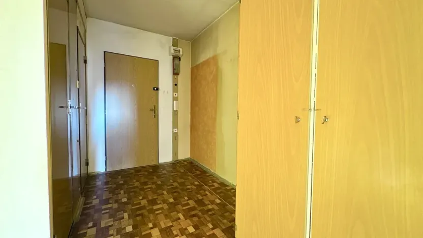 Pronájem bytu 2+kk, Praha - Hloubětín, Kardašovská, 44 m2
