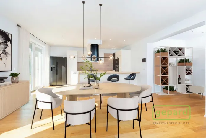 Prodej rodinného domu, Mníšek pod Brdy, U Kolejí, 200 m2