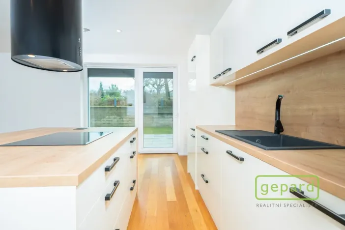 Prodej rodinného domu, Mníšek pod Brdy, U Kolejí, 200 m2