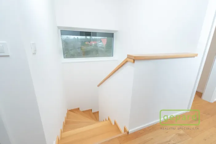 Prodej rodinného domu, Mníšek pod Brdy, U Kolejí, 200 m2