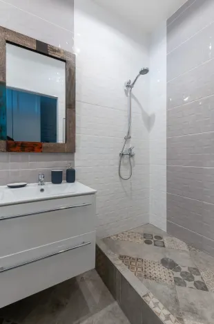 Pronájem bytu 1+1, Praha - Holešovice, Osadní, 37 m2