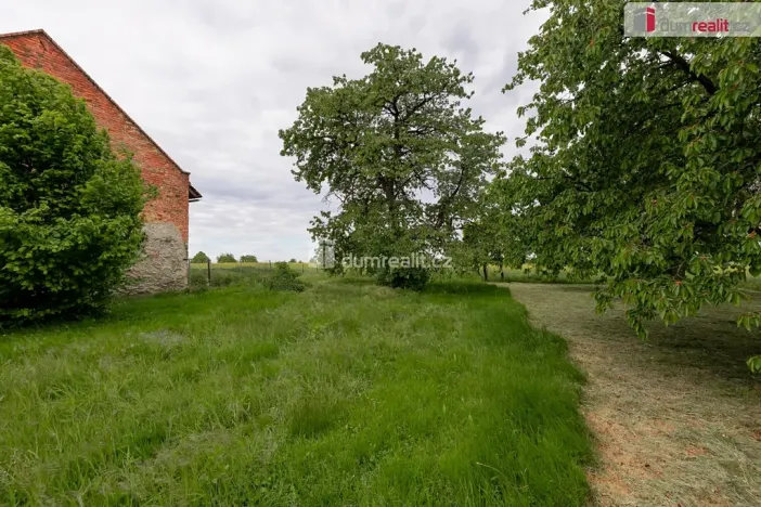 Prodej zahrady, Řepín, 1647 m2