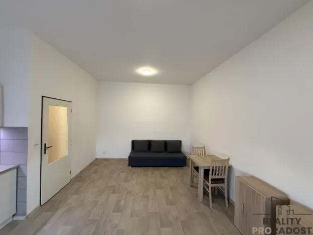 Prodej bytu 1+kk, Břeclav, Na Valtické, 30 m2