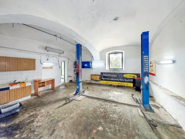 Pronájem skladu, Pardubice - Zelené Předměstí, Jana Palacha, 211 m2