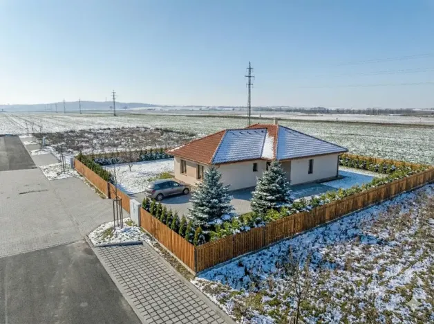 Prodej pozemku pro bydlení, Pečky, 588 m2