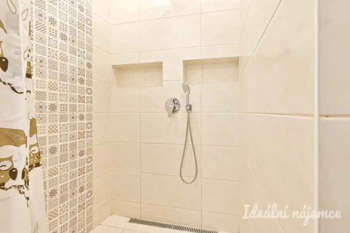 Pronájem bytu 3+kk, Vojkovice, Hlavní, 82 m2