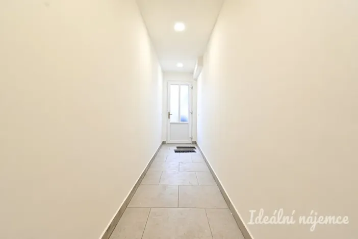 Pronájem bytu 3+kk, Vojkovice, Hlavní, 82 m2