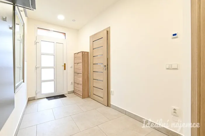 Pronájem bytu 3+kk, Vojkovice, Hlavní, 82 m2