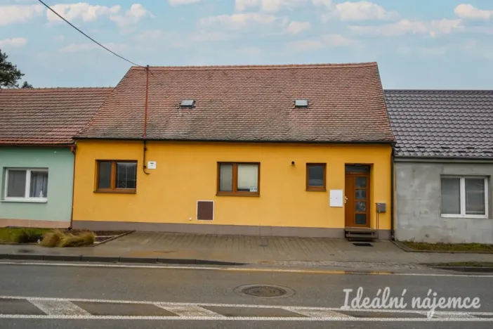 Pronájem bytu 3+kk, Vojkovice, Hlavní, 82 m2