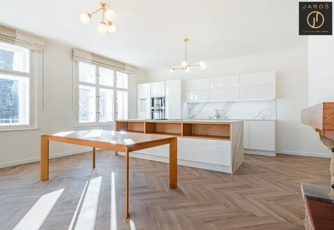 Prodej bytu 4+kk, Praha - Dejvice, V Šáreckém údolí, 175 m2