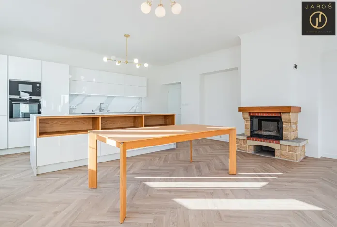 Prodej bytu 4+kk, Praha - Dejvice, V Šáreckém údolí, 175 m2