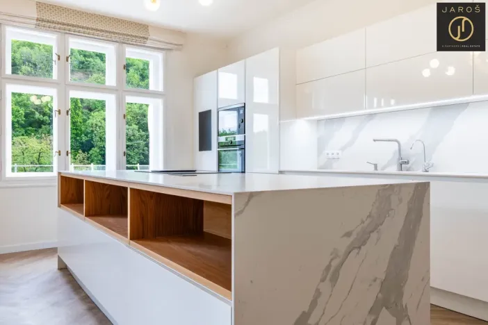 Prodej bytu 4+kk, Praha - Dejvice, V Šáreckém údolí, 129 m2