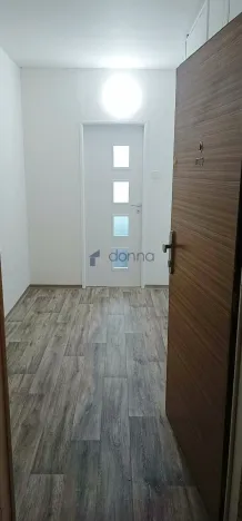 Pronájem bytu 2+kk, Praha, Kozmíkova, 52 m2