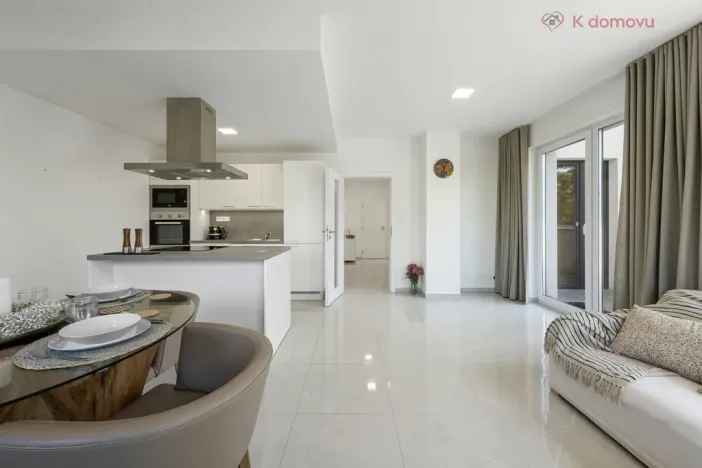 Prodej bytu 3+kk, Praha - Zbraslav, Na Baních, 78 m2