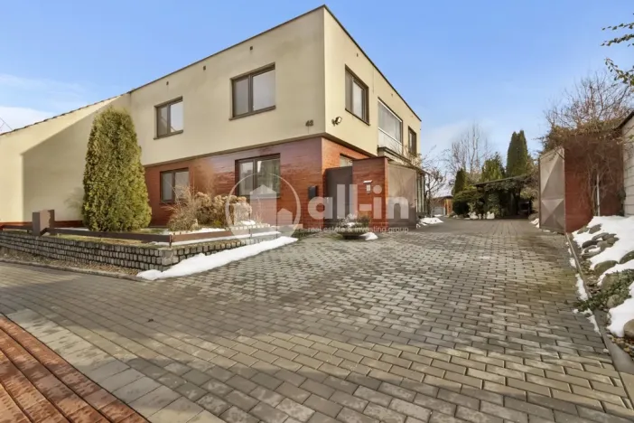 Prodej rodinného domu, Kozlany, 191 m2