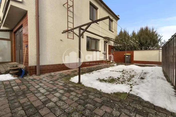 Prodej rodinného domu, Kozlany, 191 m2