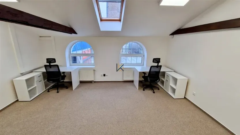 Pronájem kanceláře, Praha - Smíchov, Nádražní, 29 m2